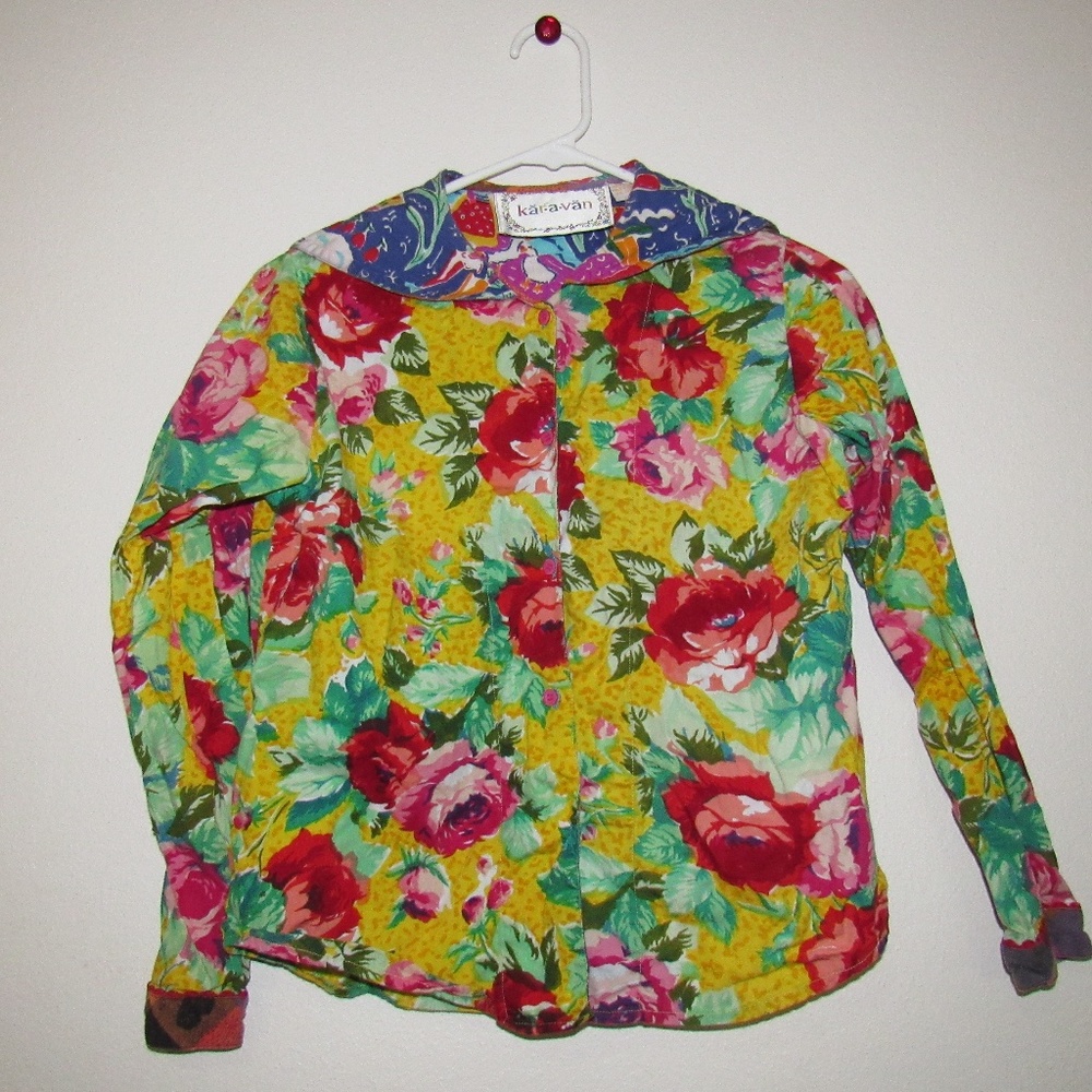 Amazing and colorful floral top!